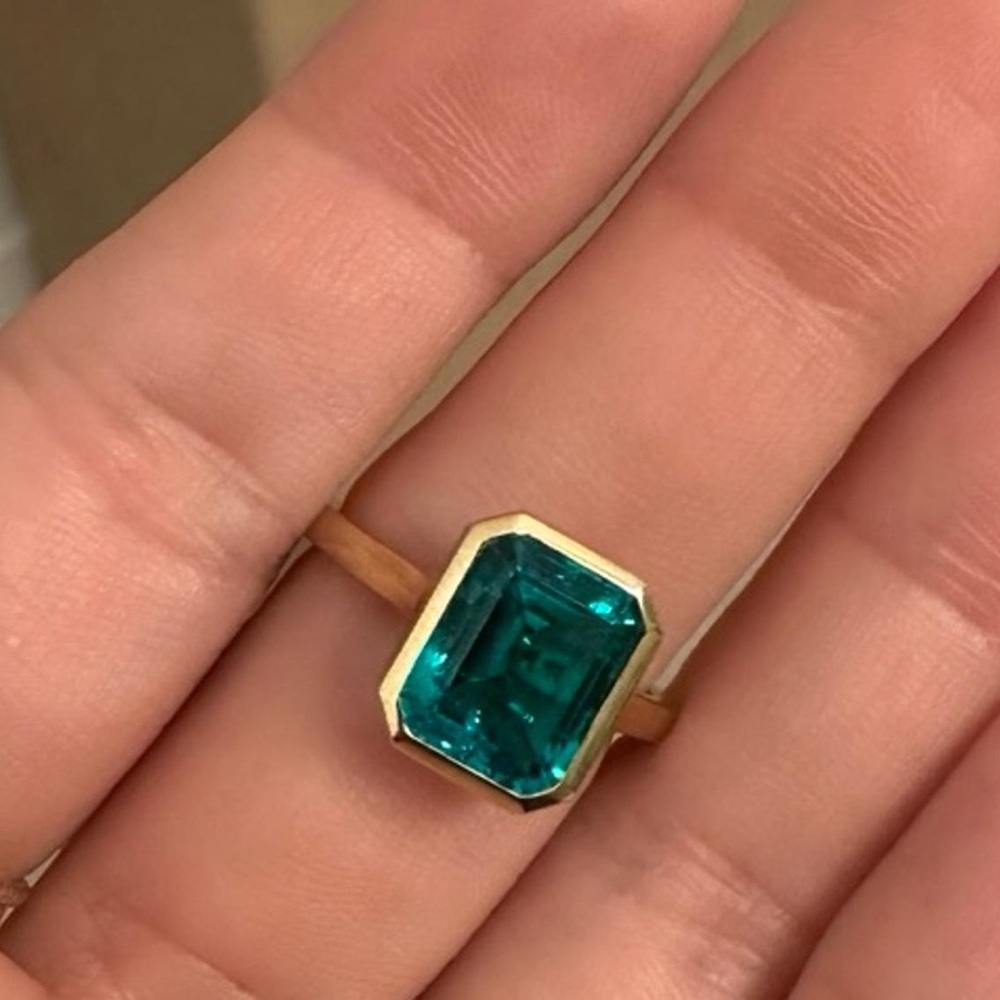Emerald Solid 10k Yellow Gold Ring - image 2